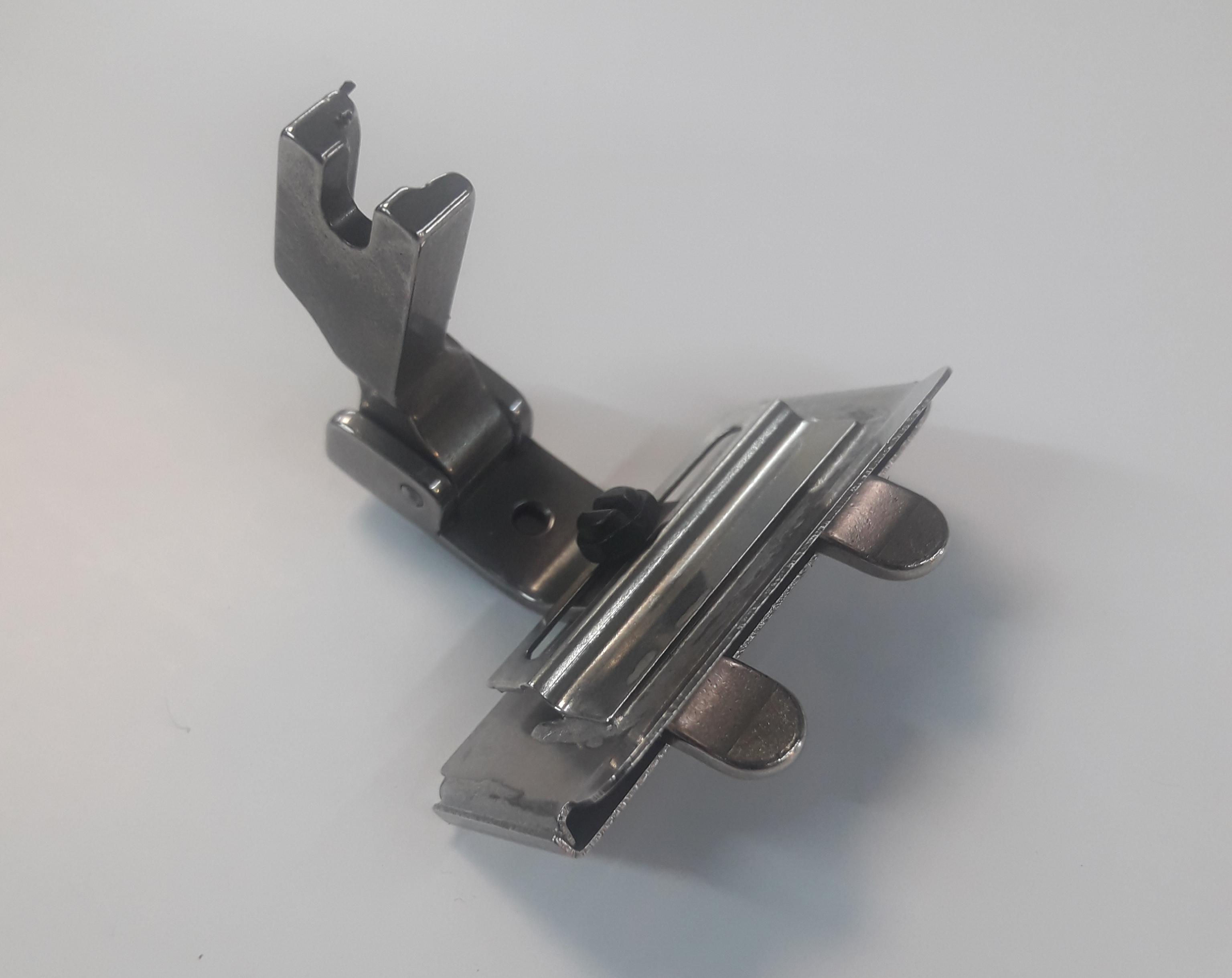 پایه روبان دوزی چرخ راسته (قابل تنظیم)