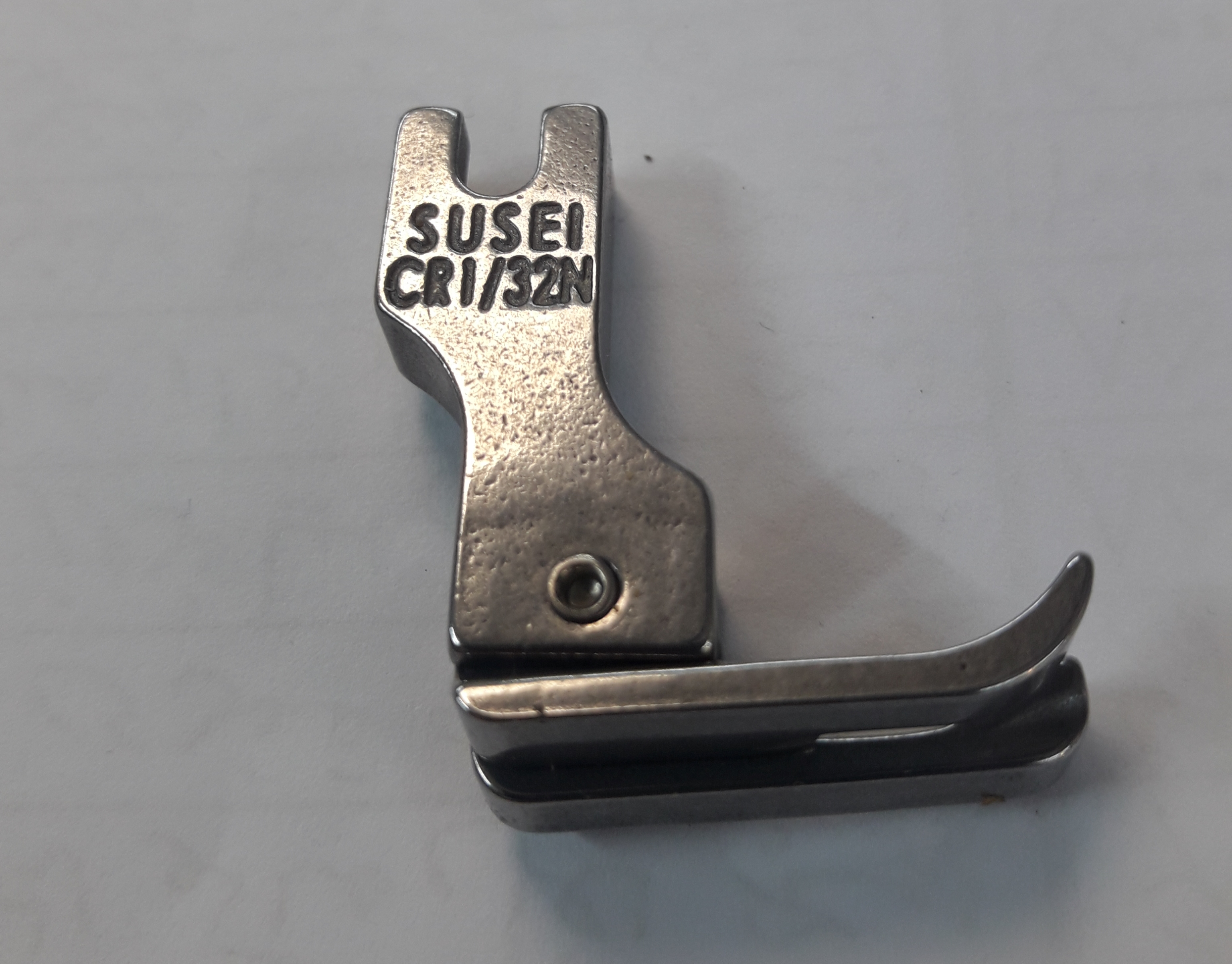 پایه نیش چرخ خیاطی صنعتی